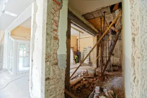 Łóżko kontynentalne co to? Wyjaśniamy, czym różni się od tradycyjnego